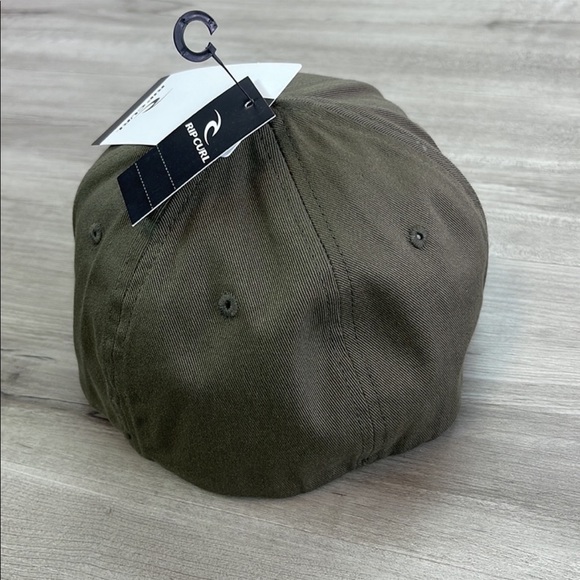 RIP CURL - FITTED HAT - Picture 6 of 7